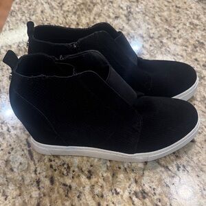 NWOT Steve Madden Black Women's High-Top Sneaker Booties size 9